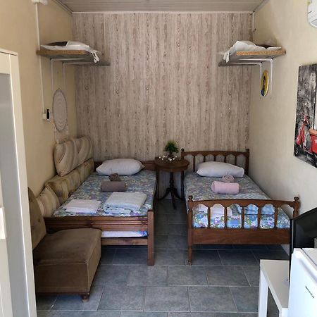 Converted Shed Studio & Garden Hanging Bed Pórto Ráfti المظهر الخارجي الصورة